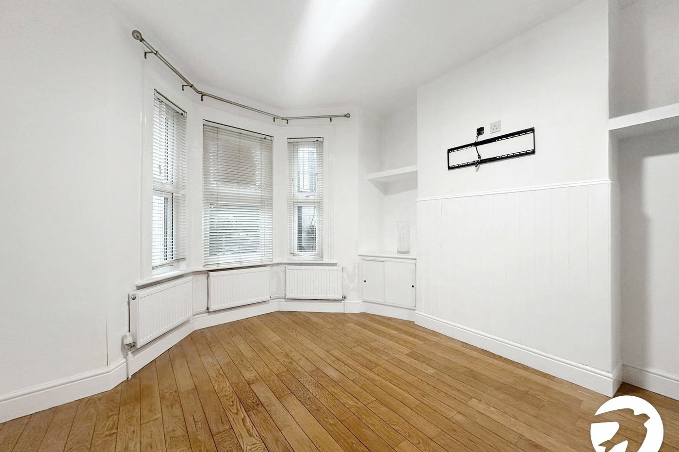 2 bedroom property to rent in London | 