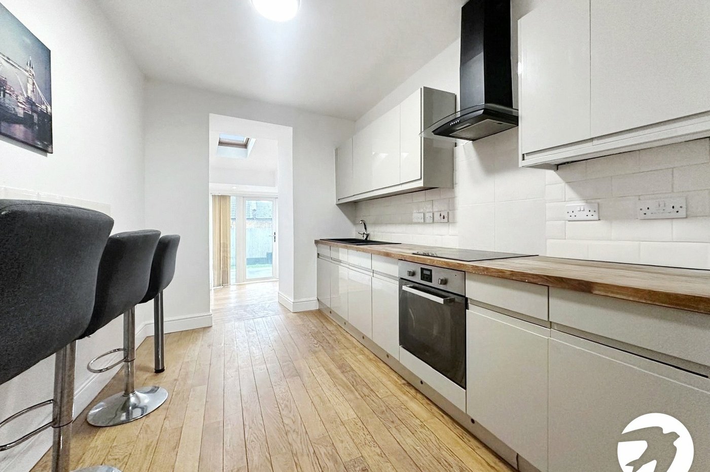 2 bedroom property to rent in London | 