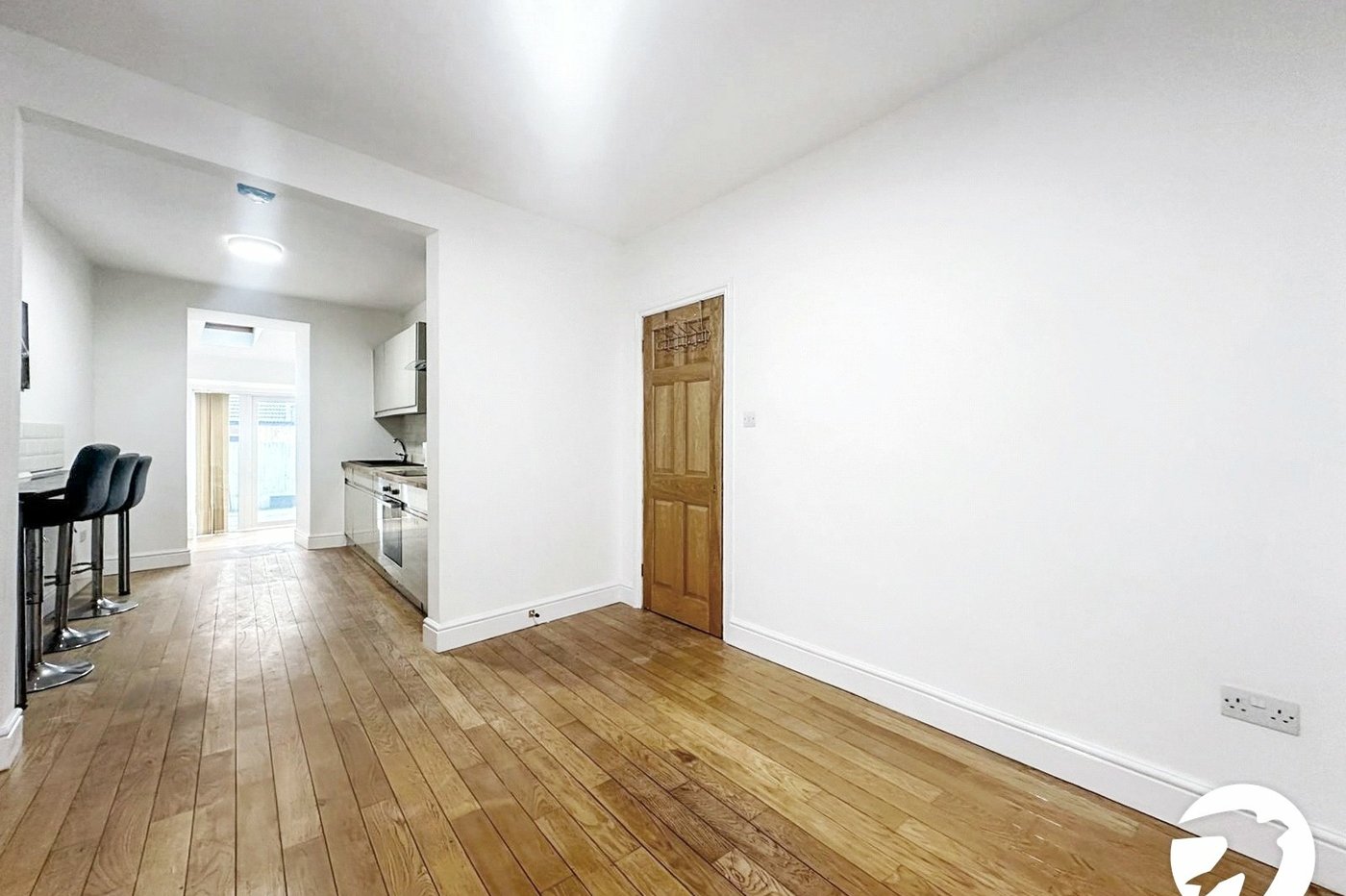 2 bedroom property to rent in London | 
