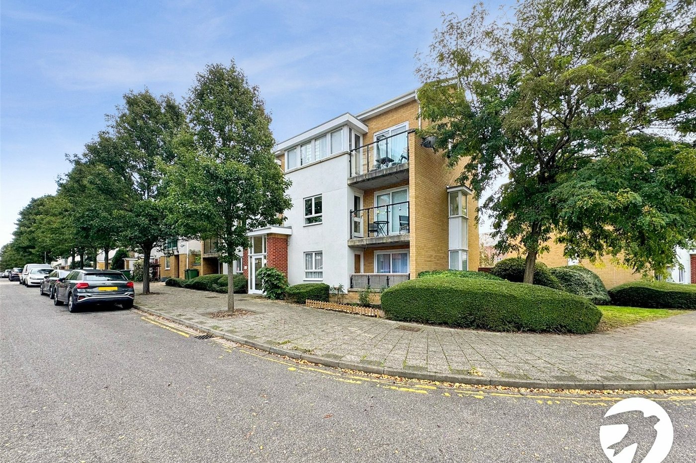 2 bedroom property to rent in London | 