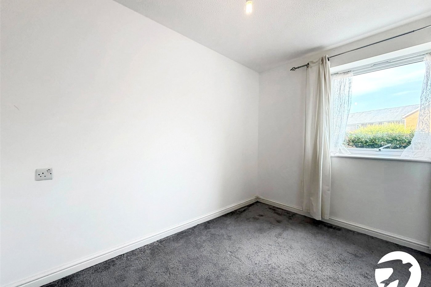 2 bedroom property to rent in London | 