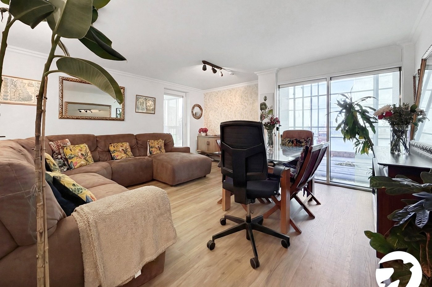 2 bedroom property to rent in London | 