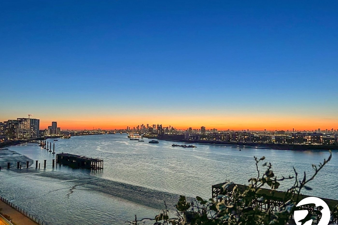 2 bedroom property to rent in London | 