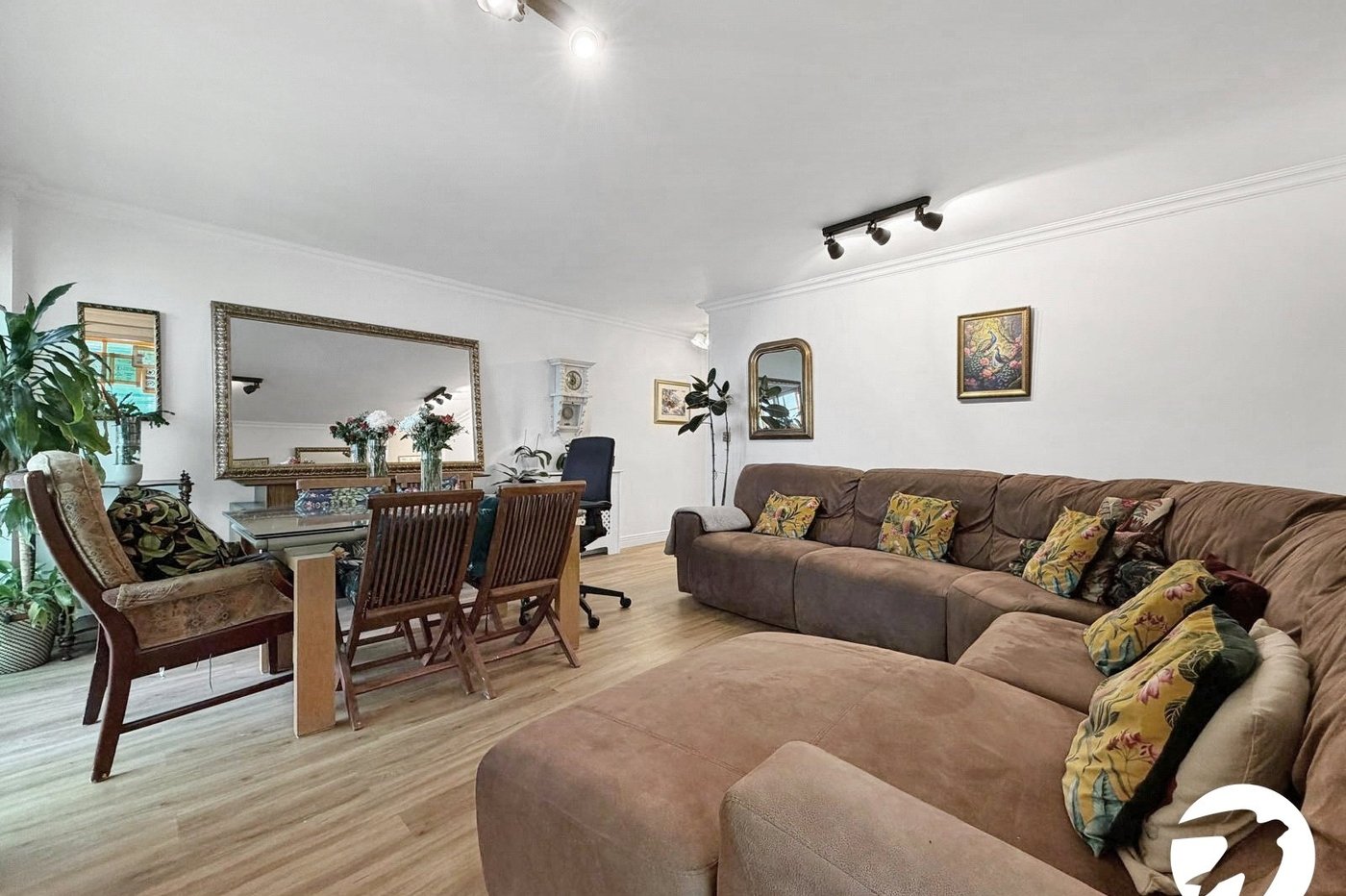 2 bedroom property to rent in London | 