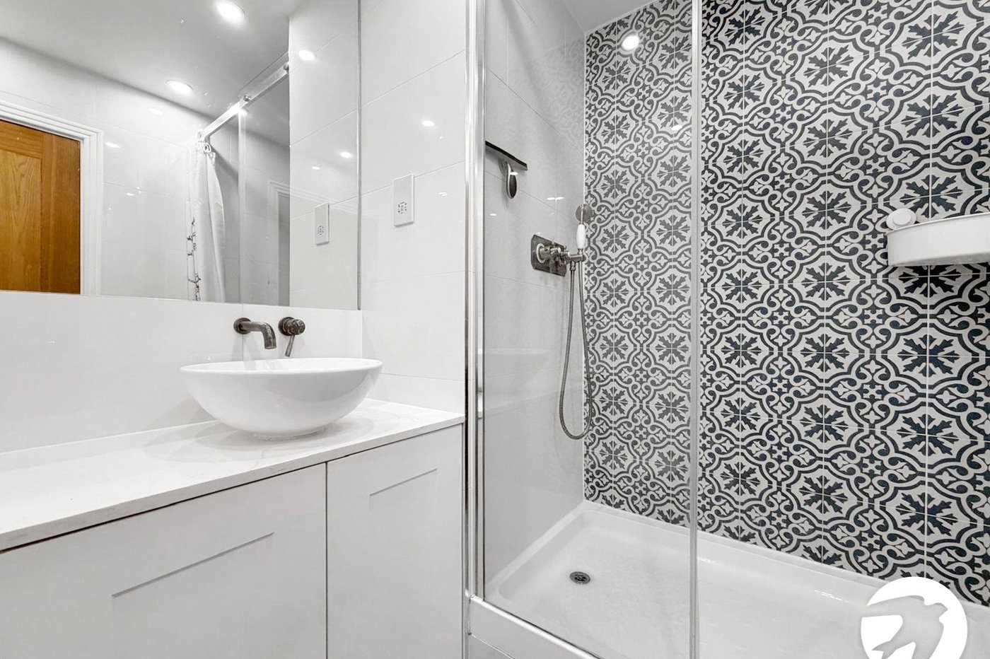 2 bedroom property to rent in London | 