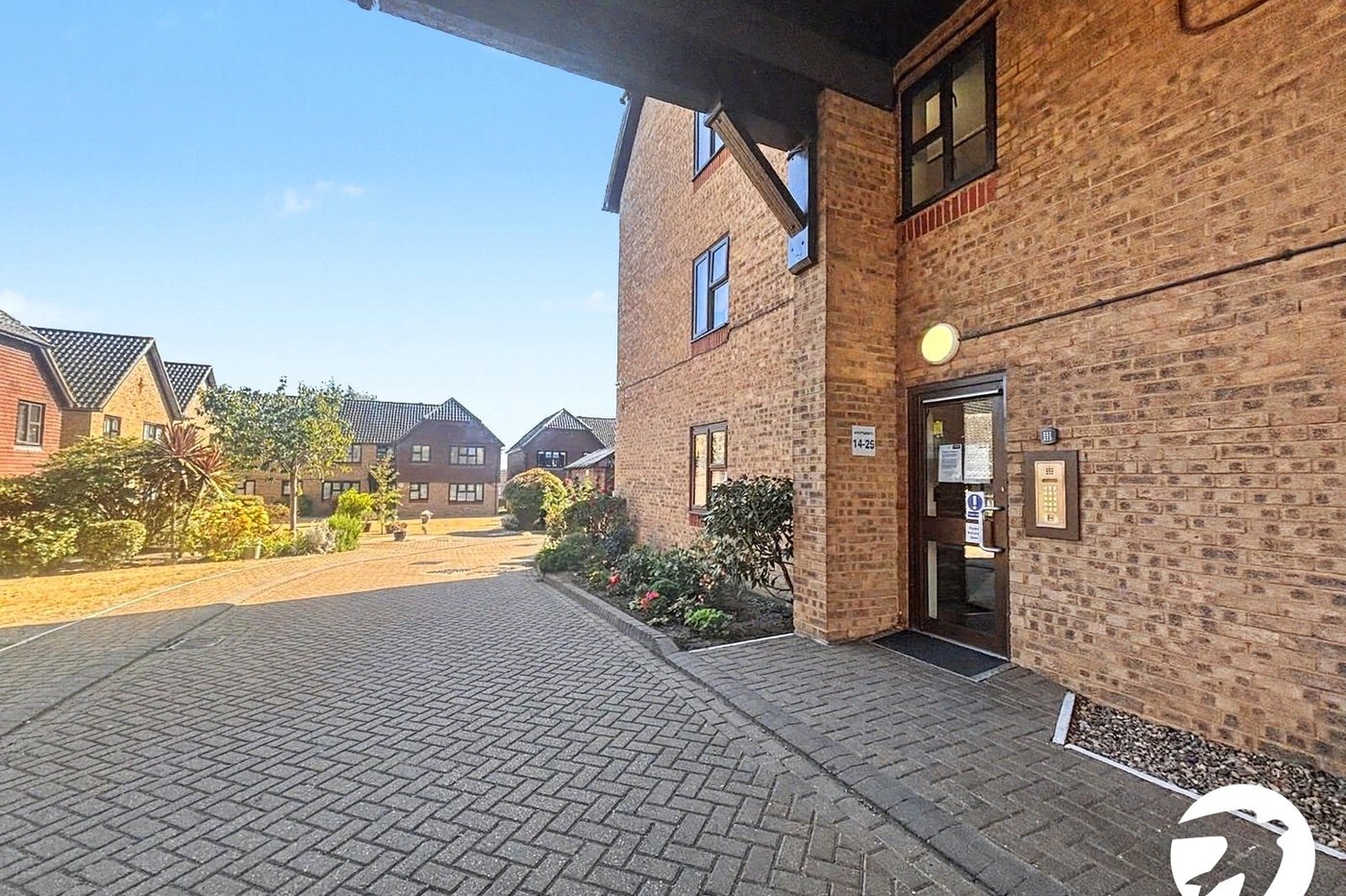 2 bedroom property to rent in Belvedere | Robinson Jackson