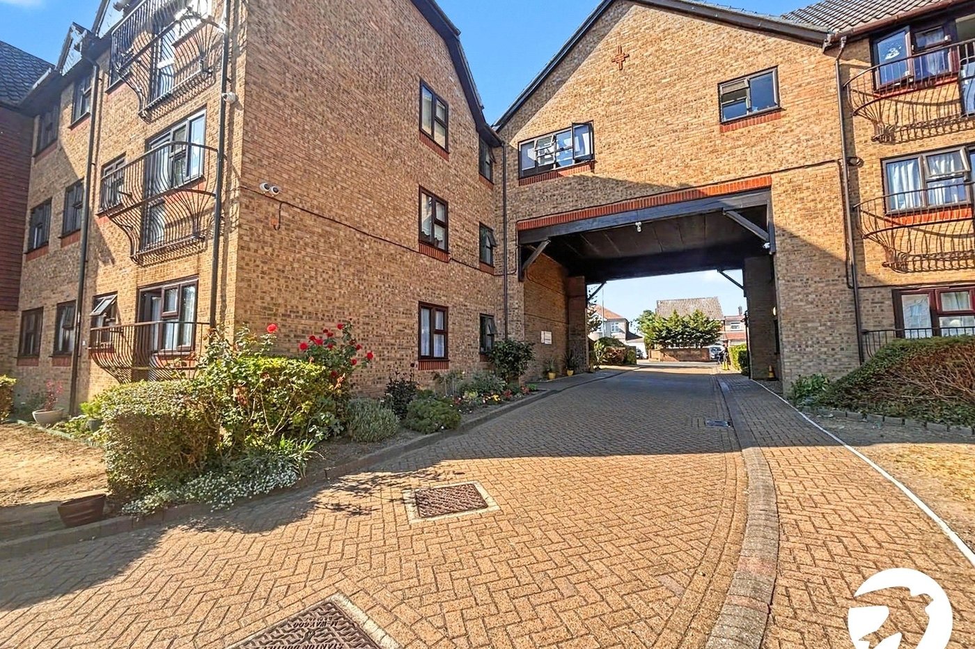 2 bedroom property to rent in Belvedere | Robinson Jackson
