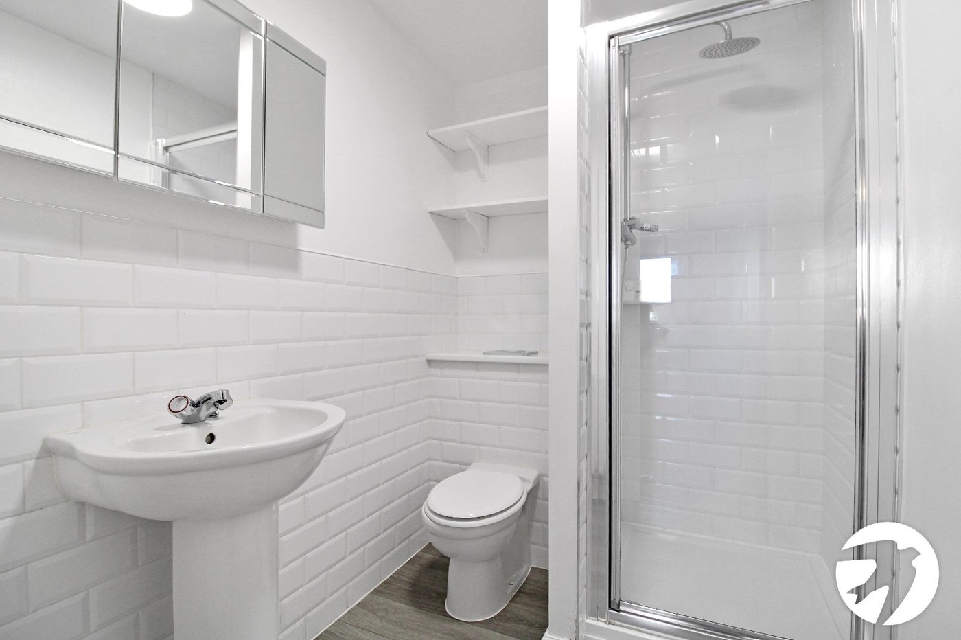 2 bedroom property to rent in Greenhithe | Robinson Michael & Jackson