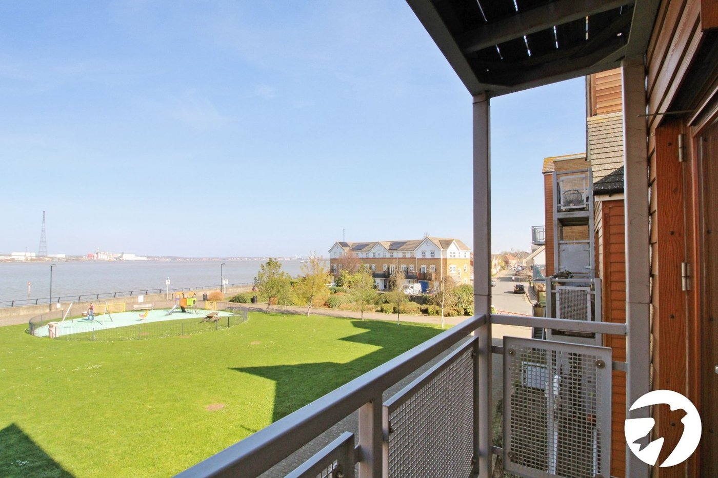 2 bedroom property to rent in Greenhithe | Robinson Michael & Jackson