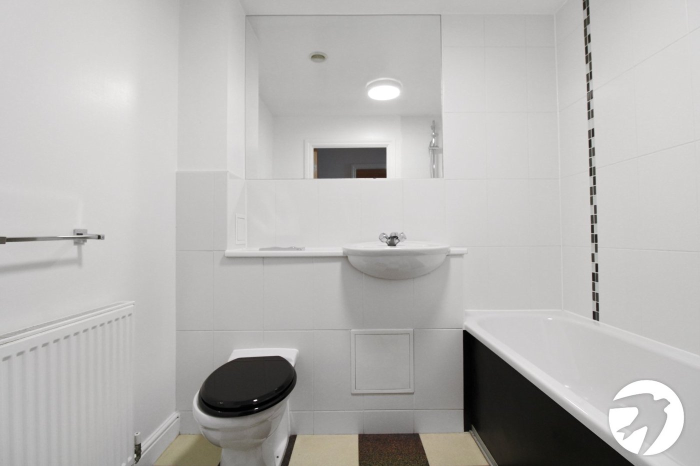 2 bedroom property to rent in Greenhithe | Robinson Michael & Jackson