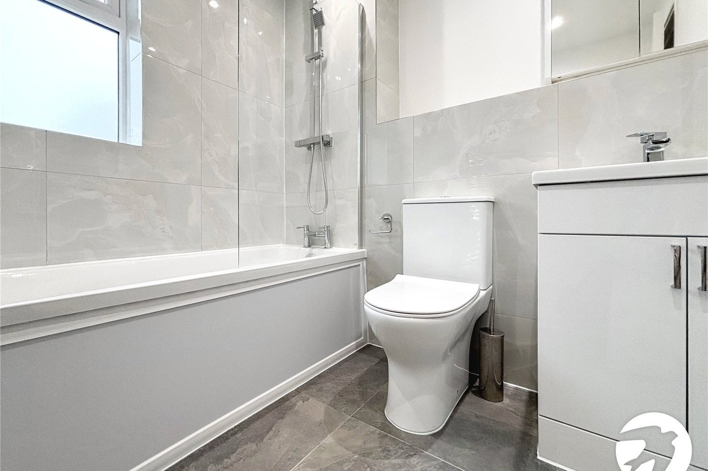 2 bedroom house to rent in London | Robinson Jackson