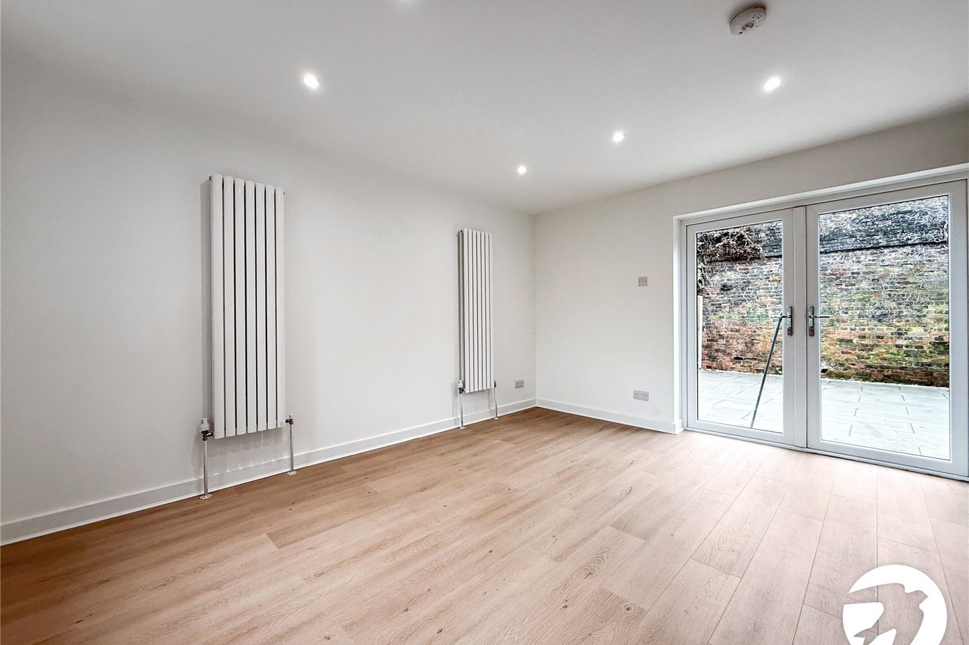 2 bedroom house to rent in London | Robinson Jackson