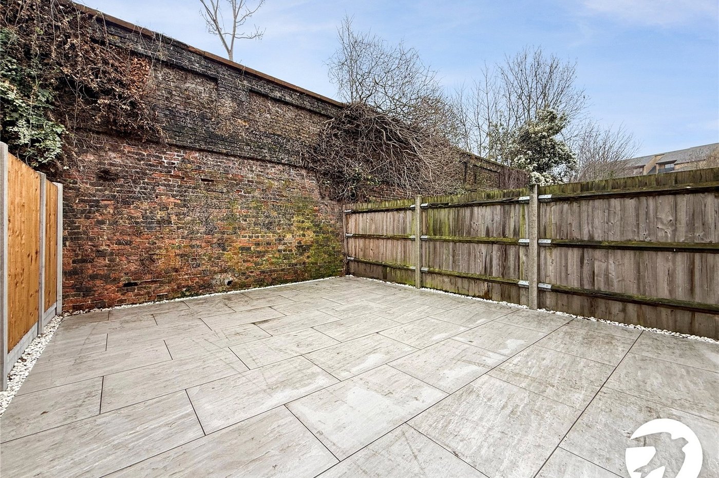 2 bedroom house to rent in London | Robinson Jackson