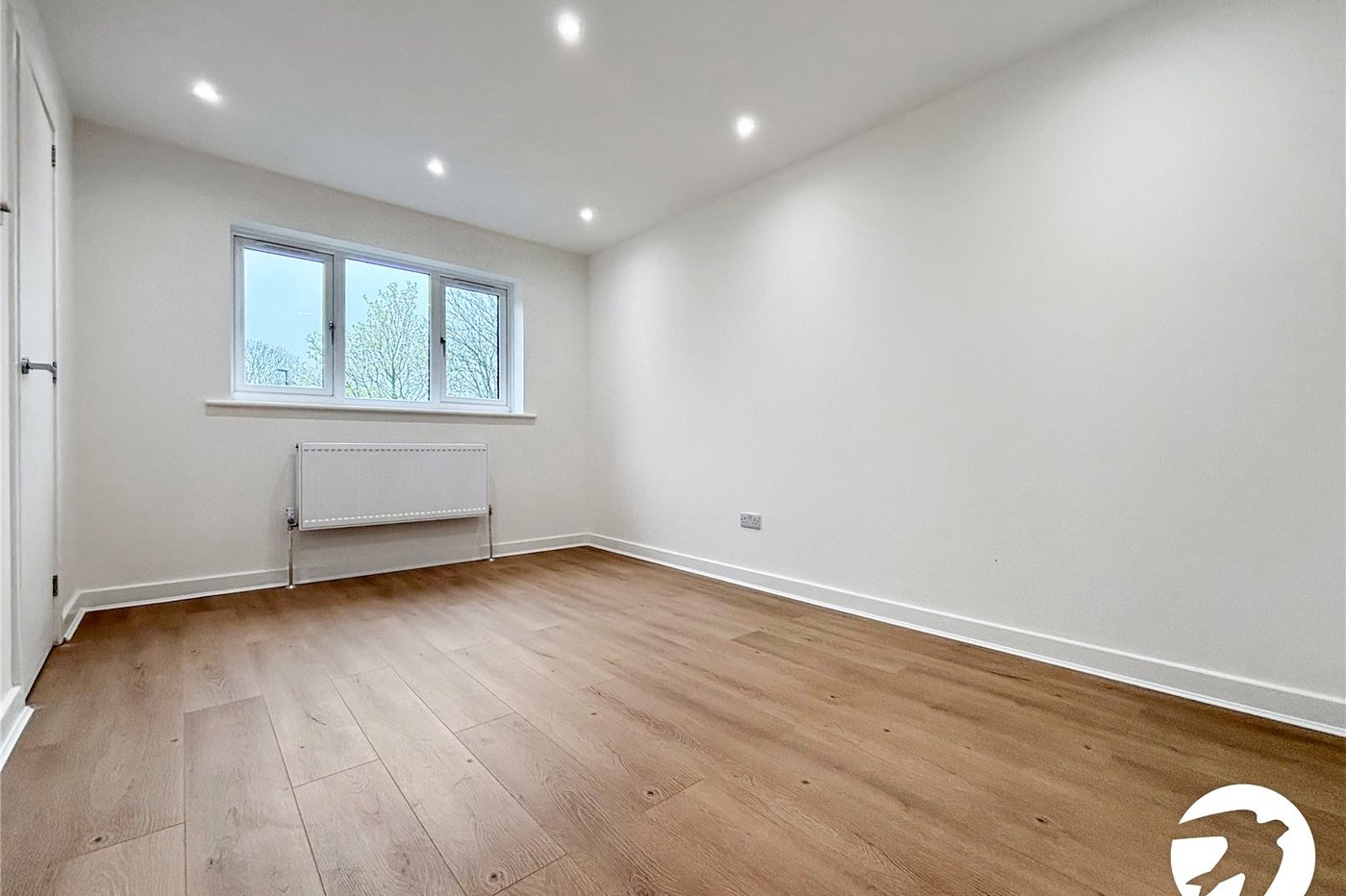 2 bedroom house to rent in London | Robinson Jackson
