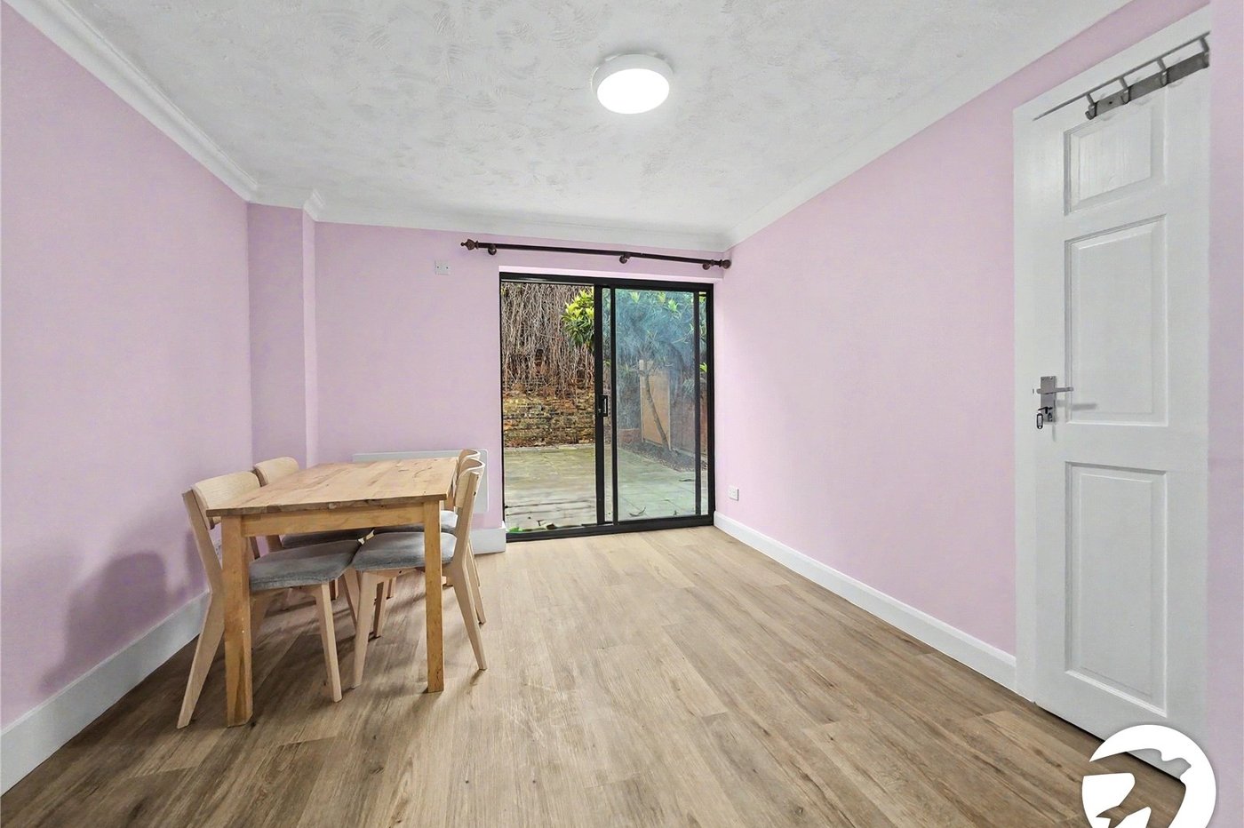 3 bedroom house to rent in London | Robinson Jackson