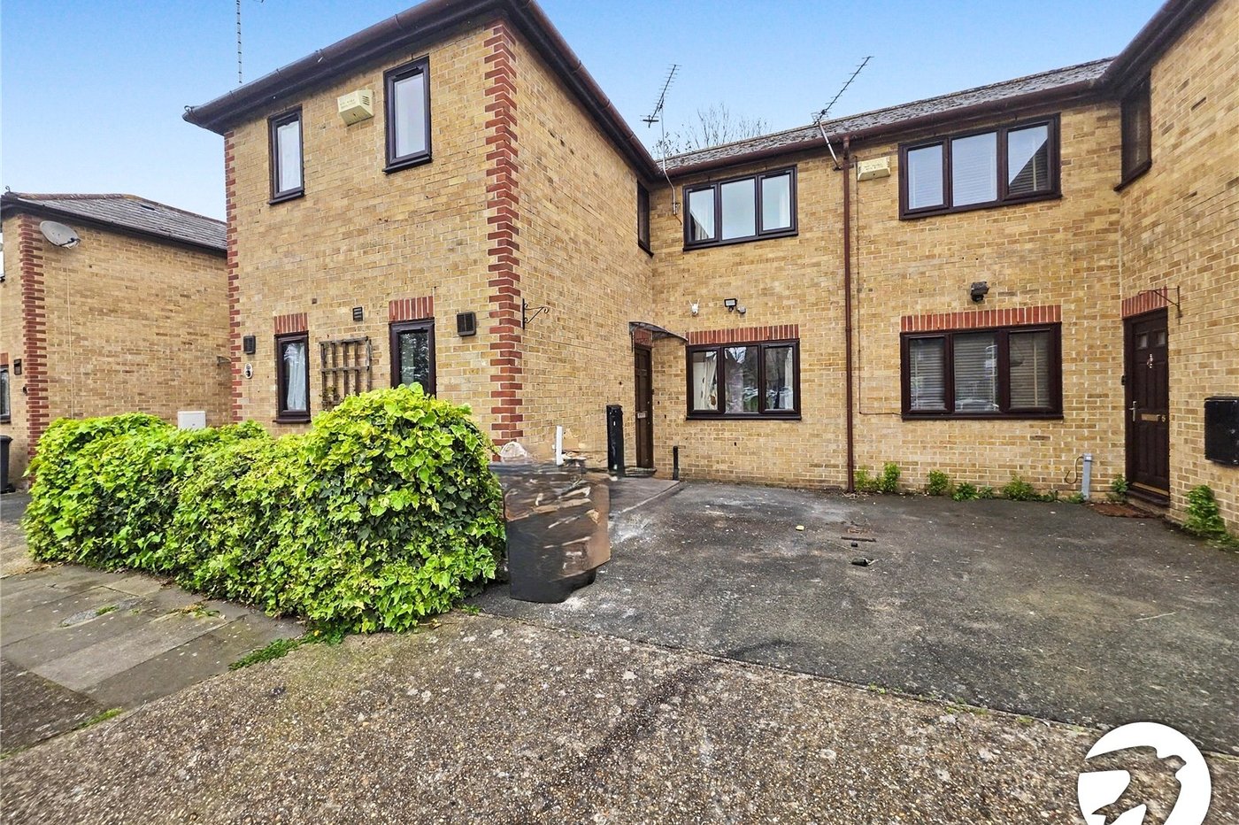 3 bedroom house to rent in London | Robinson Jackson