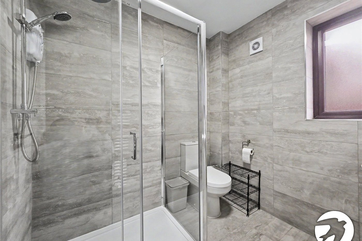 3 bedroom house to rent in London | Robinson Jackson