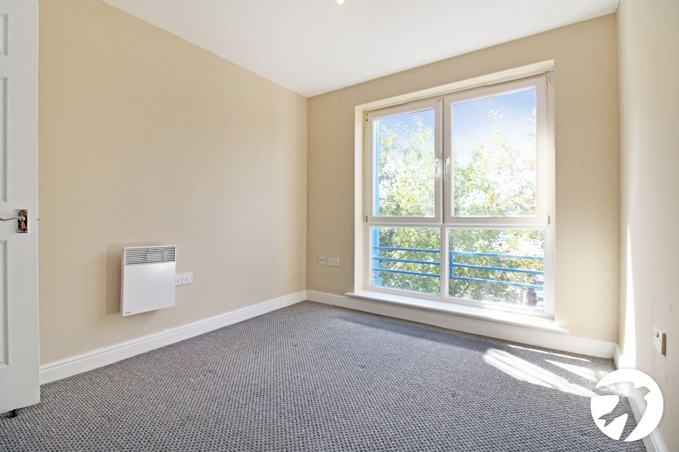 1 bedroom property to rent in Stuart Road | Robinson Michael & Jackson