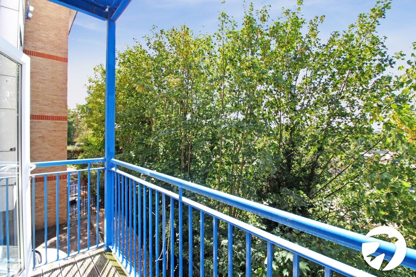 1 bedroom property to rent in Stuart Road | Robinson Michael & Jackson