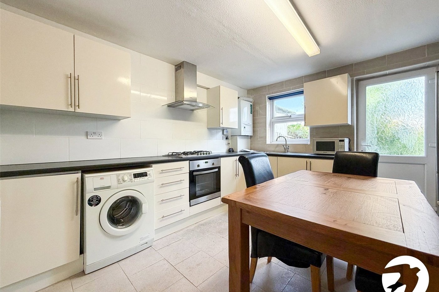 3 bedroom property to rent in London | 