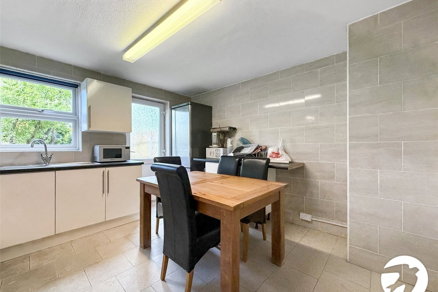 3 bedroom property to rent in London | 