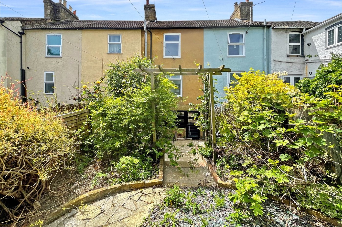 2 bedroom house to rent in Maidstone | Robinson Michael & Jackson