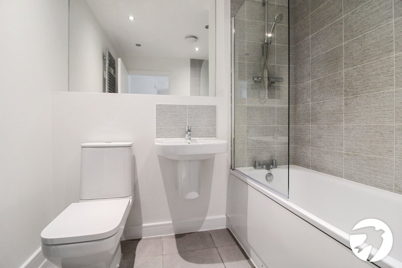 4 bedroom house to rent in Castle Hill | Robinson Michael & Jackson