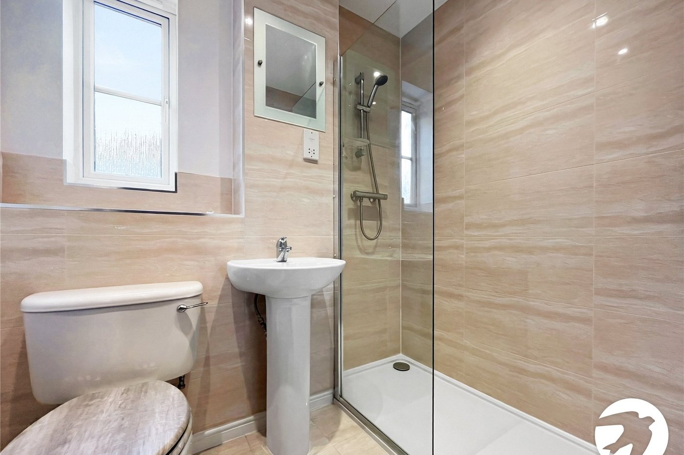 3 bedroom house to rent in Upnor | Robinson Michael & Jackson