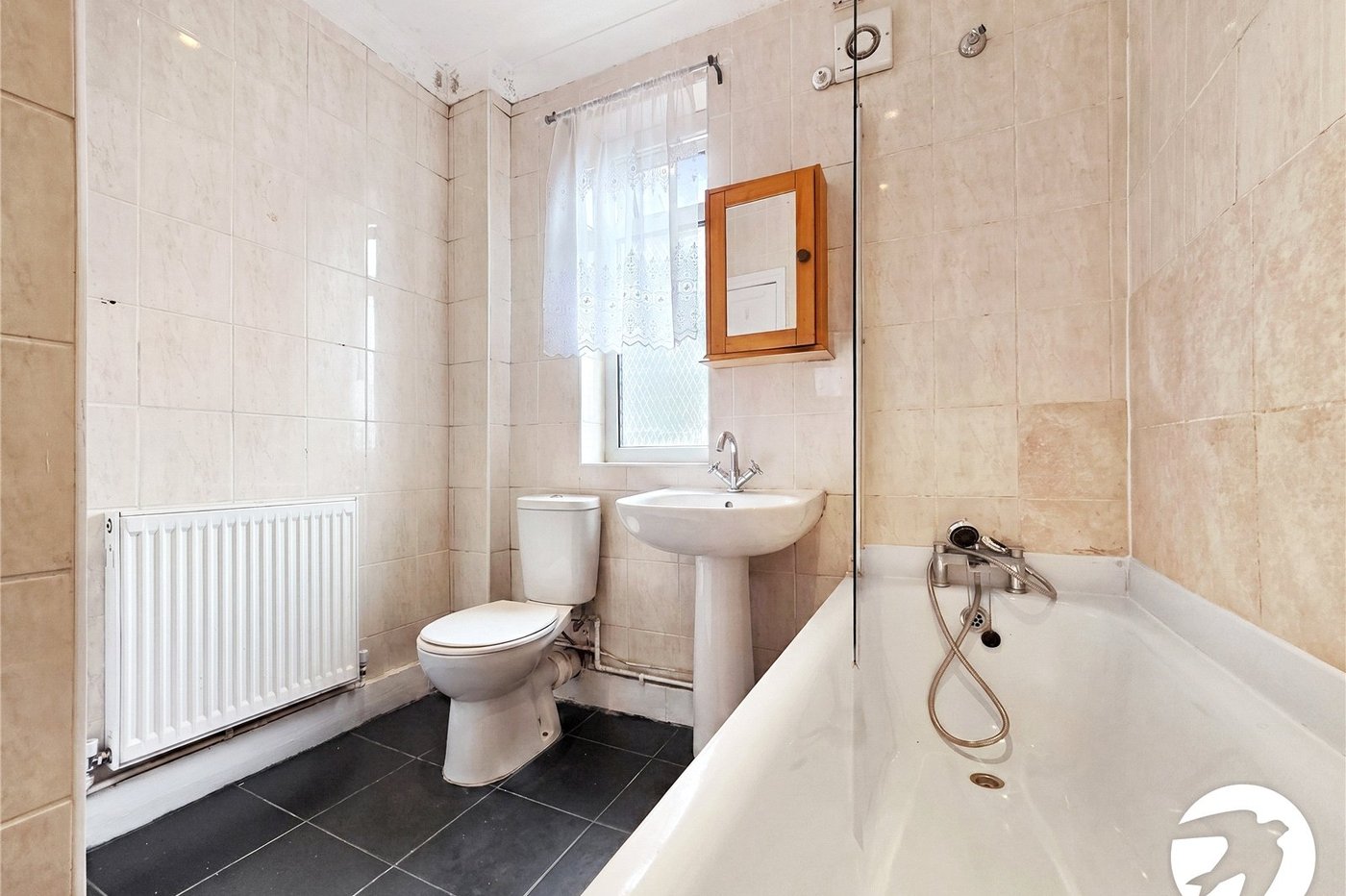 2 bedroom property to rent in London | Robinson Jackson