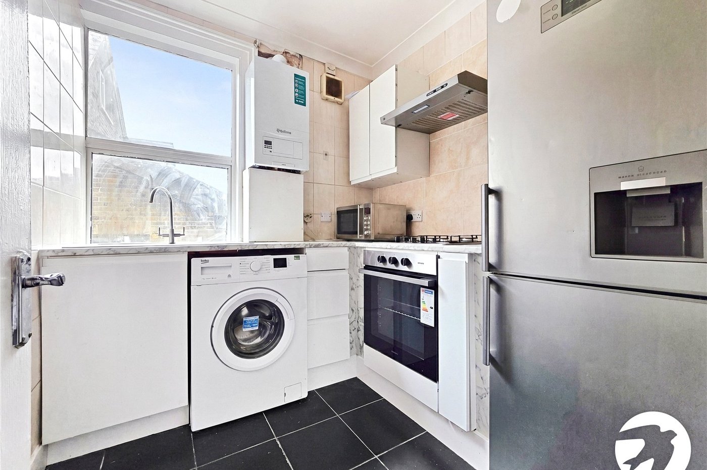 2 bedroom property to rent in London | Robinson Jackson