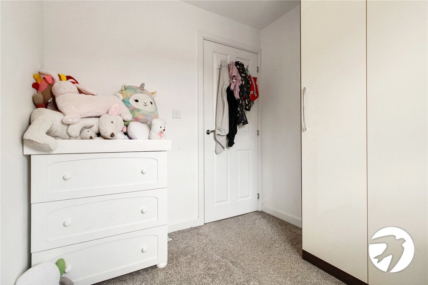 3 bedroom house to rent in Castle Hill | Robinson Michael & Jackson