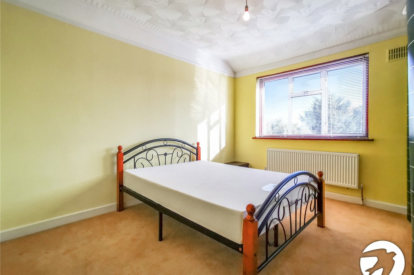 3 bedroom house to rent in London | Robinson Jackson