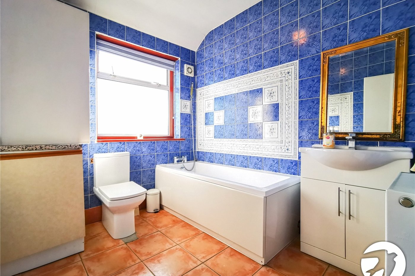 3 bedroom house to rent in London | Robinson Jackson