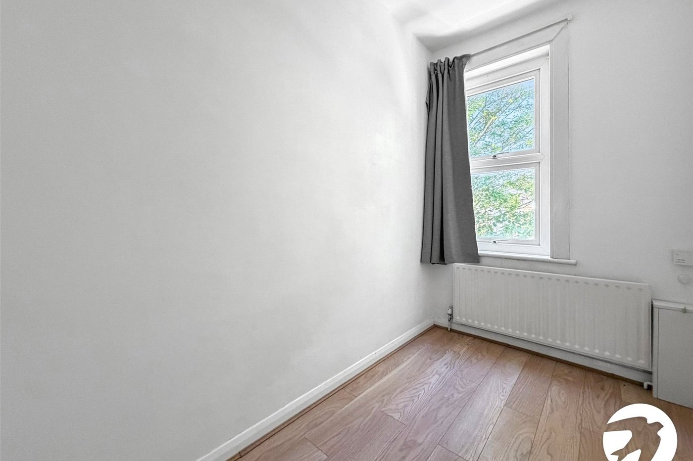 2 bedroom property to rent in London | 