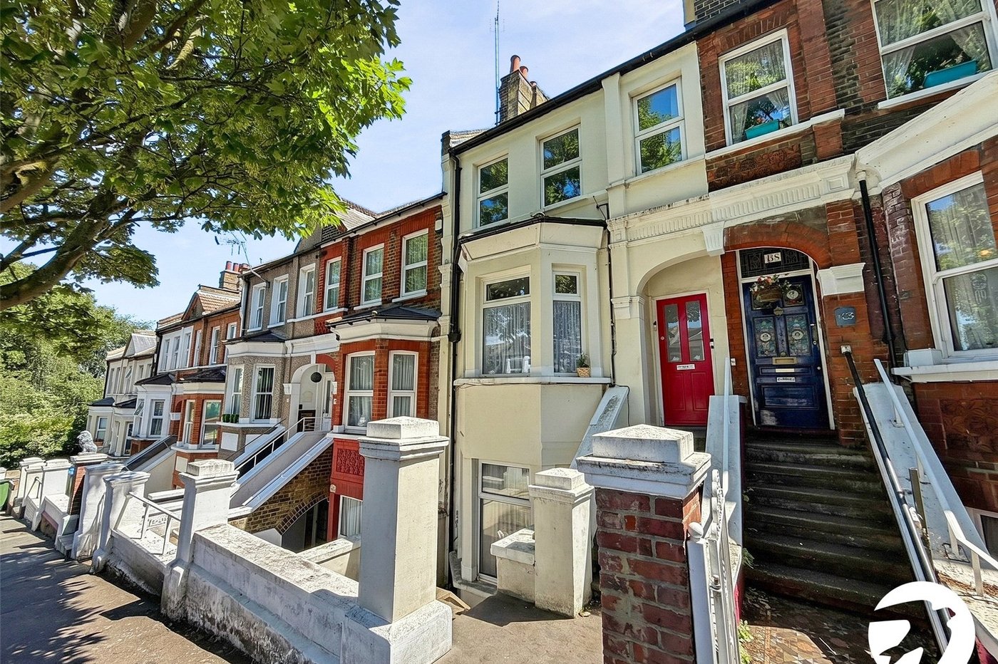 2 bedroom property to rent in London | 