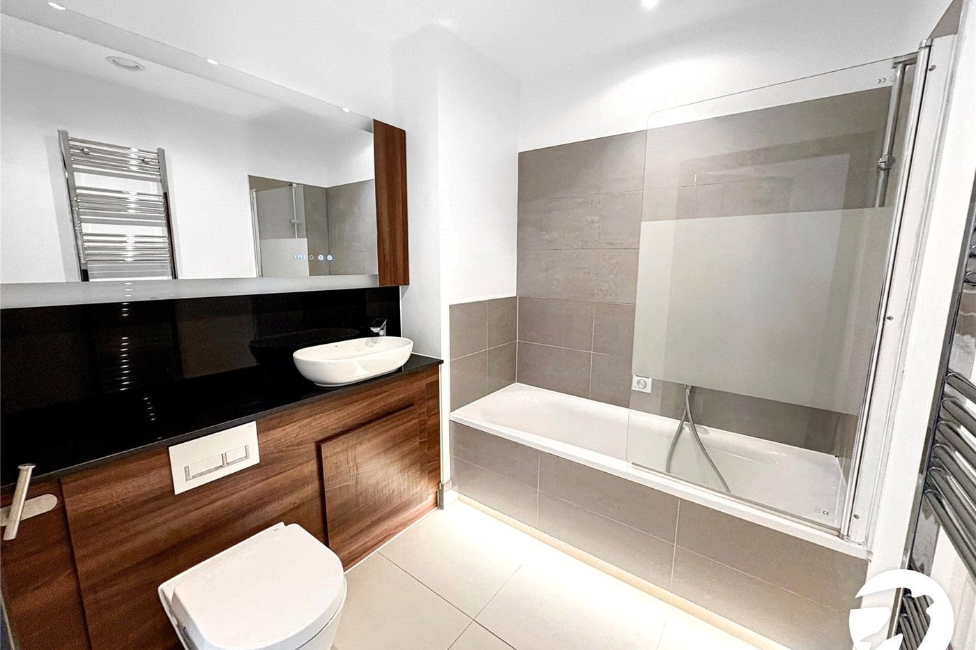 2 bedroom property to rent in Waterhouse Avenue | Robinson Michael & Jackson