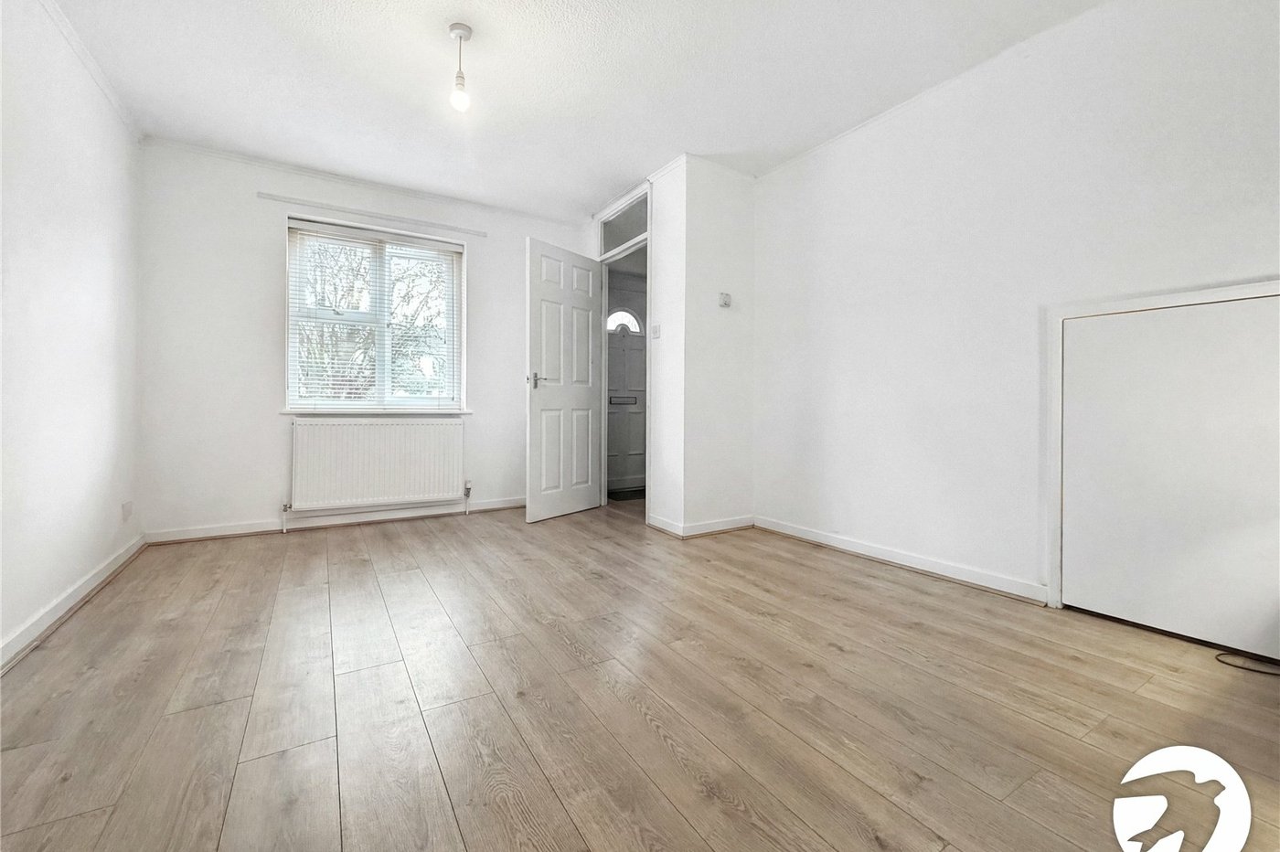 3 bedroom house to rent in London | Robinson Jackson