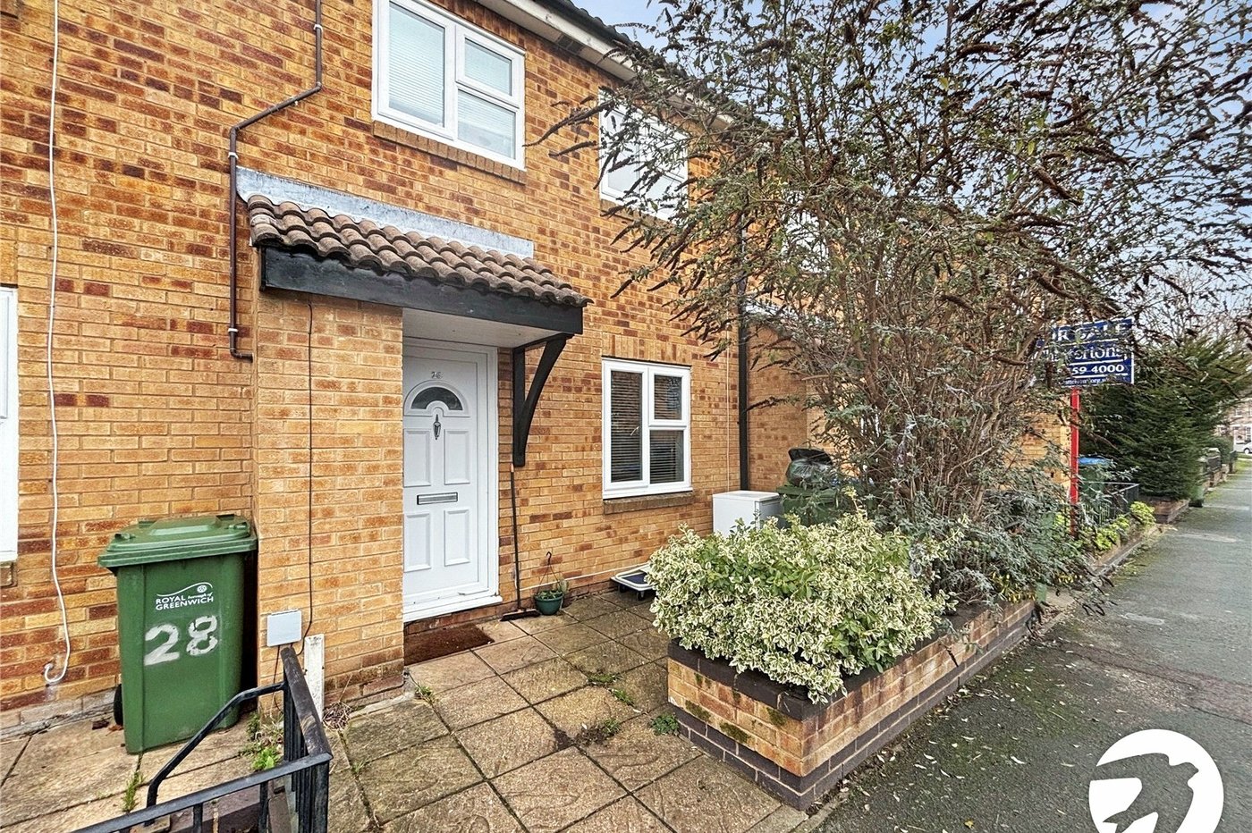 3 bedroom house to rent in London | Robinson Jackson