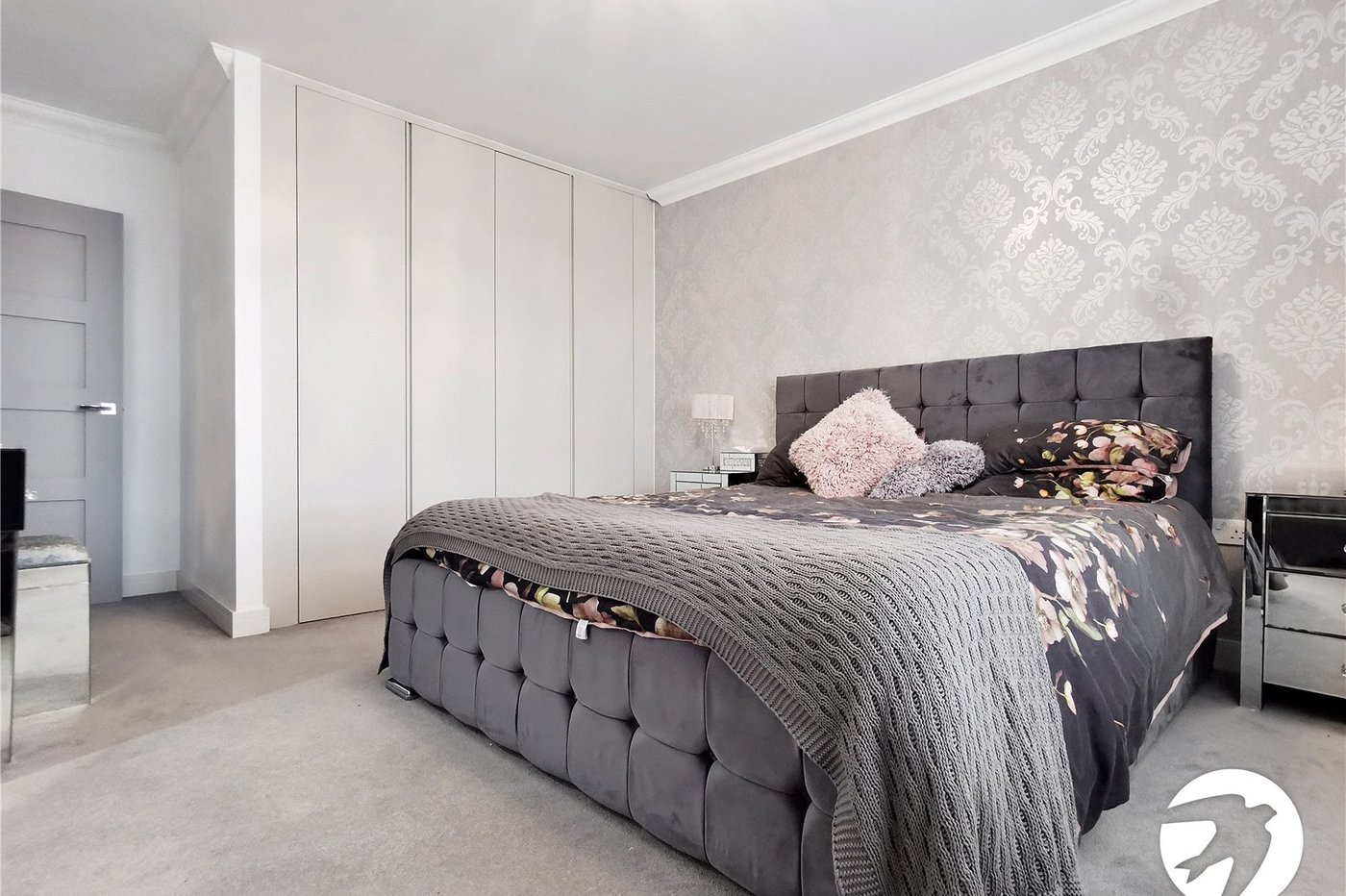 5 bedroom house to rent in Dartford | Robinson Jackson