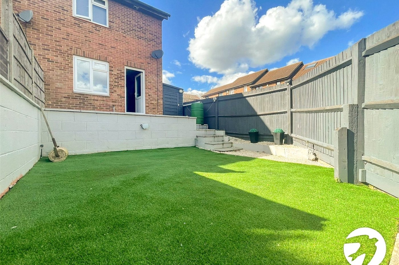 2 bedroom house to rent in Rochester | Robinson Michael & Jackson