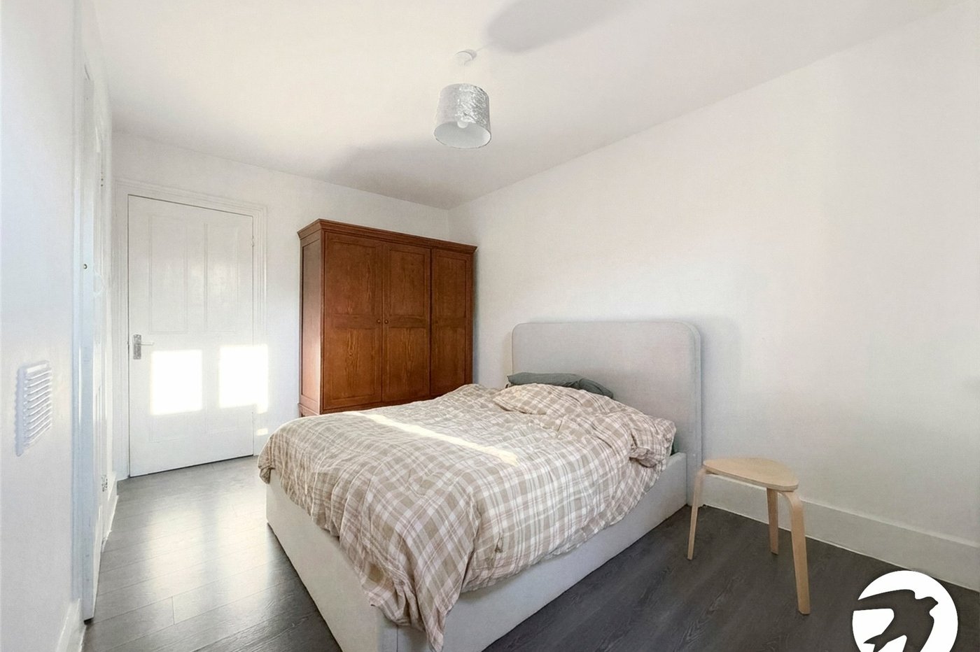 3 bedroom house to rent in London | Robinson Jackson
