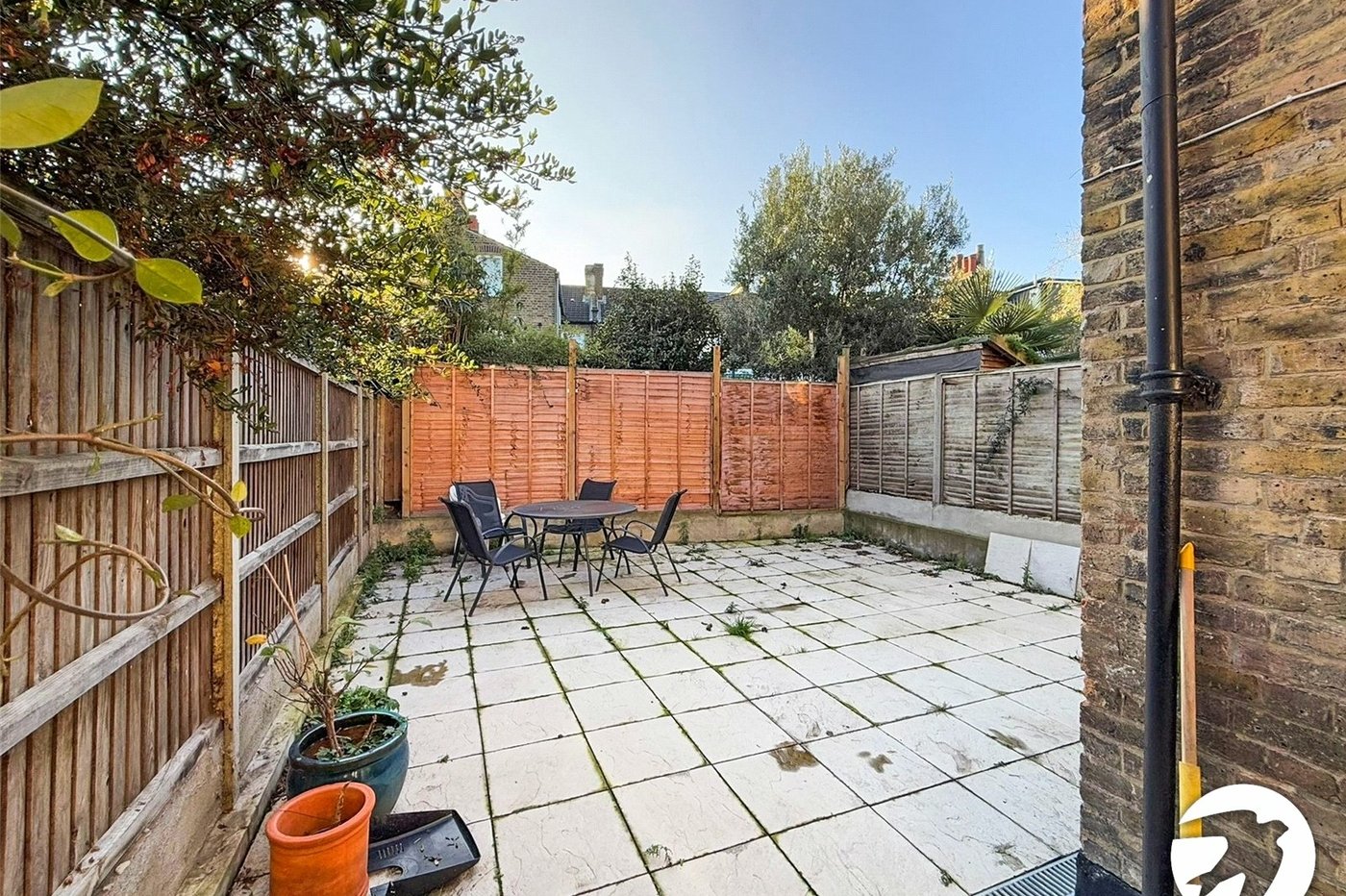 3 bedroom house to rent in London | Robinson Jackson