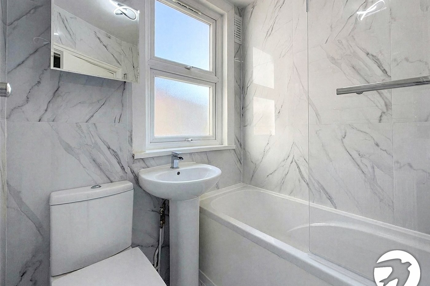 3 bedroom house to rent in London | Robinson Jackson