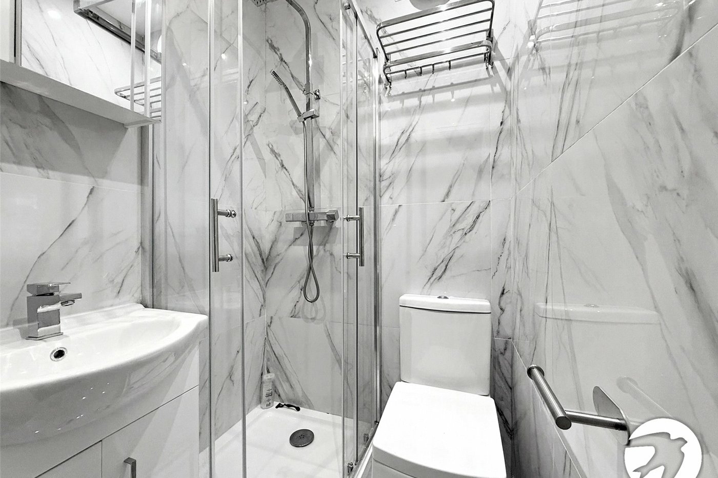 3 bedroom house to rent in London | Robinson Jackson