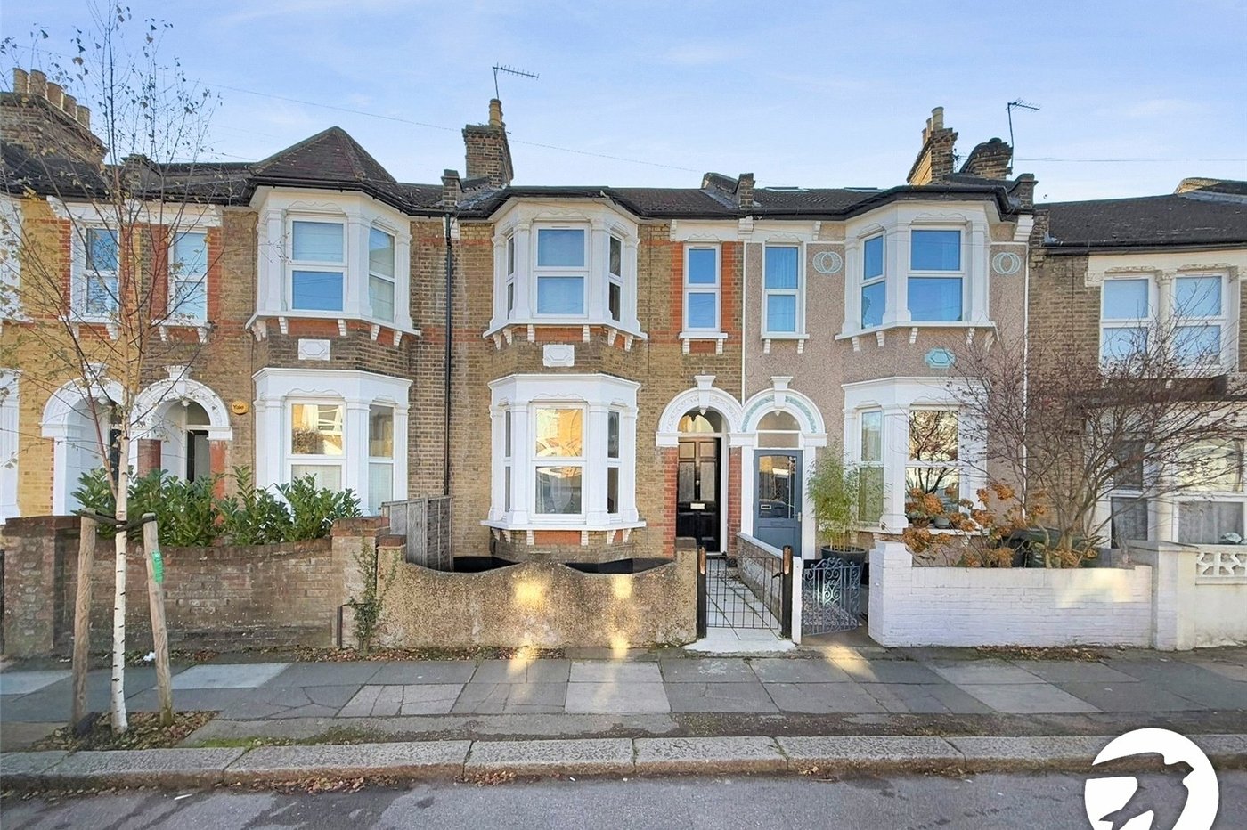 3 bedroom house to rent in London | Robinson Jackson
