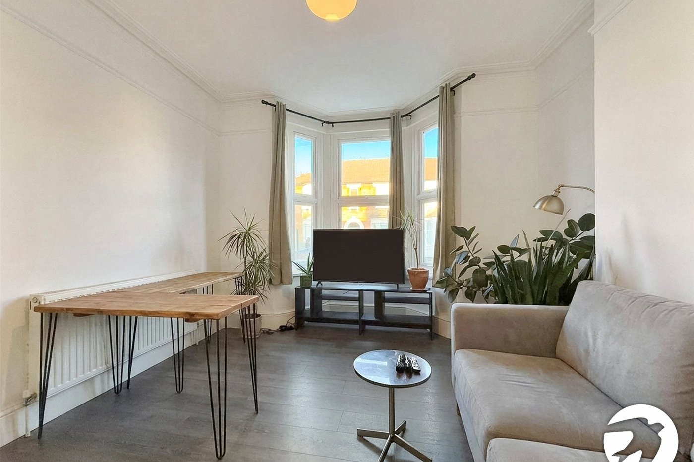 3 bedroom house to rent in London | Robinson Jackson