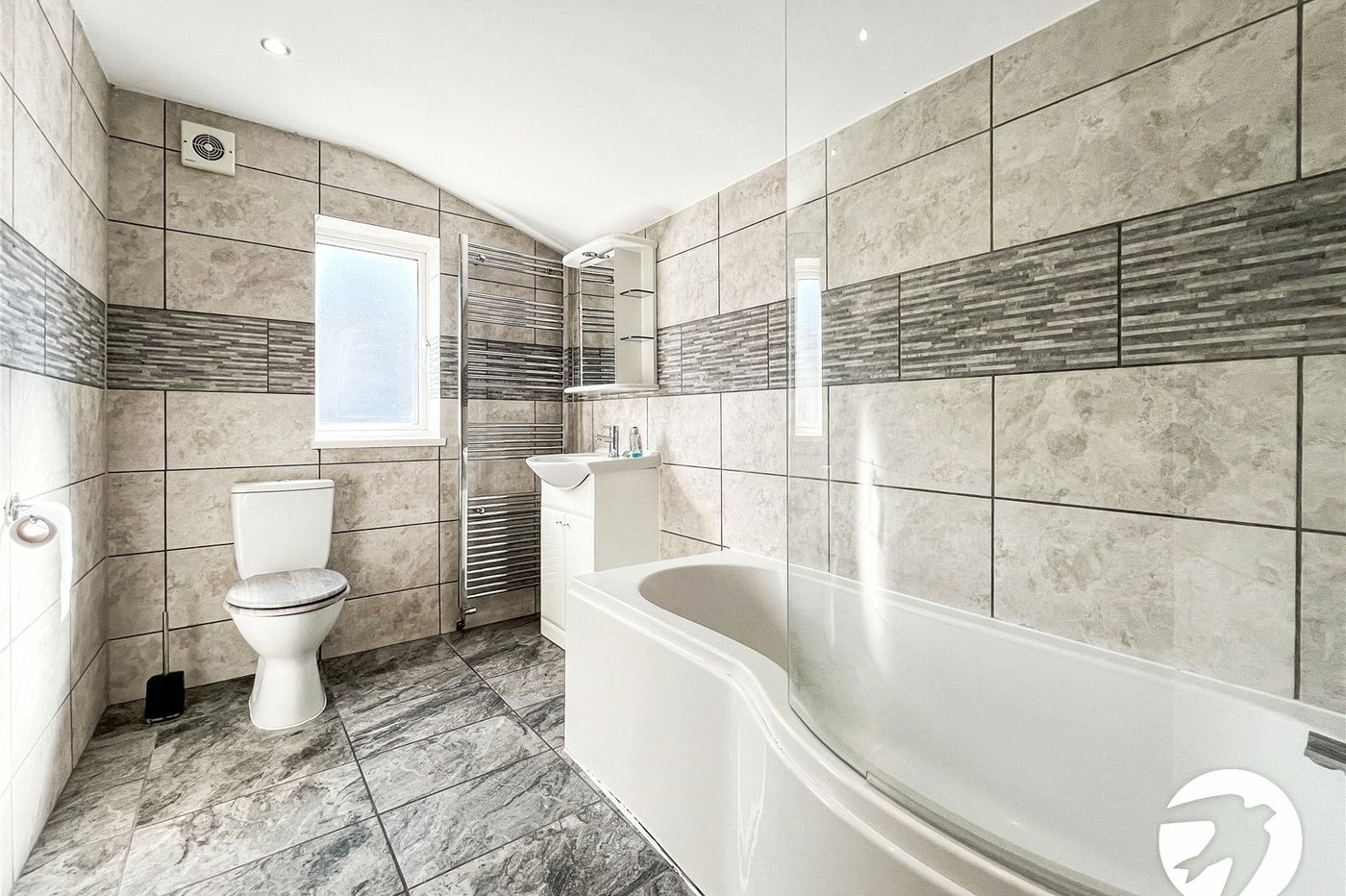 2 bedroom house to rent in Chatham | Robinson Michael & Jackson