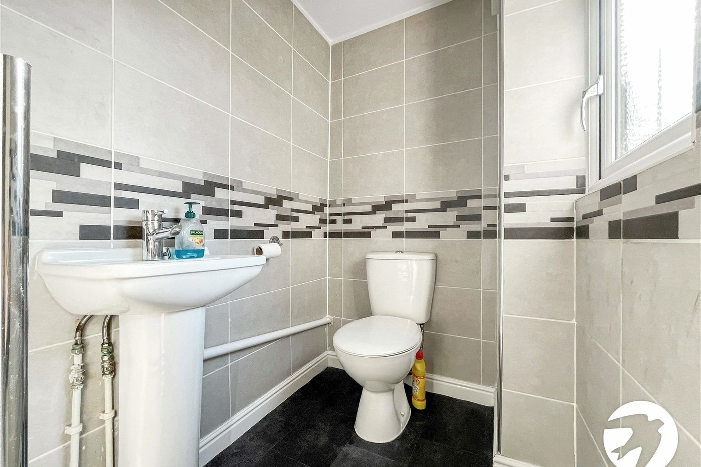 2 bedroom house to rent in Chatham | Robinson Michael & Jackson