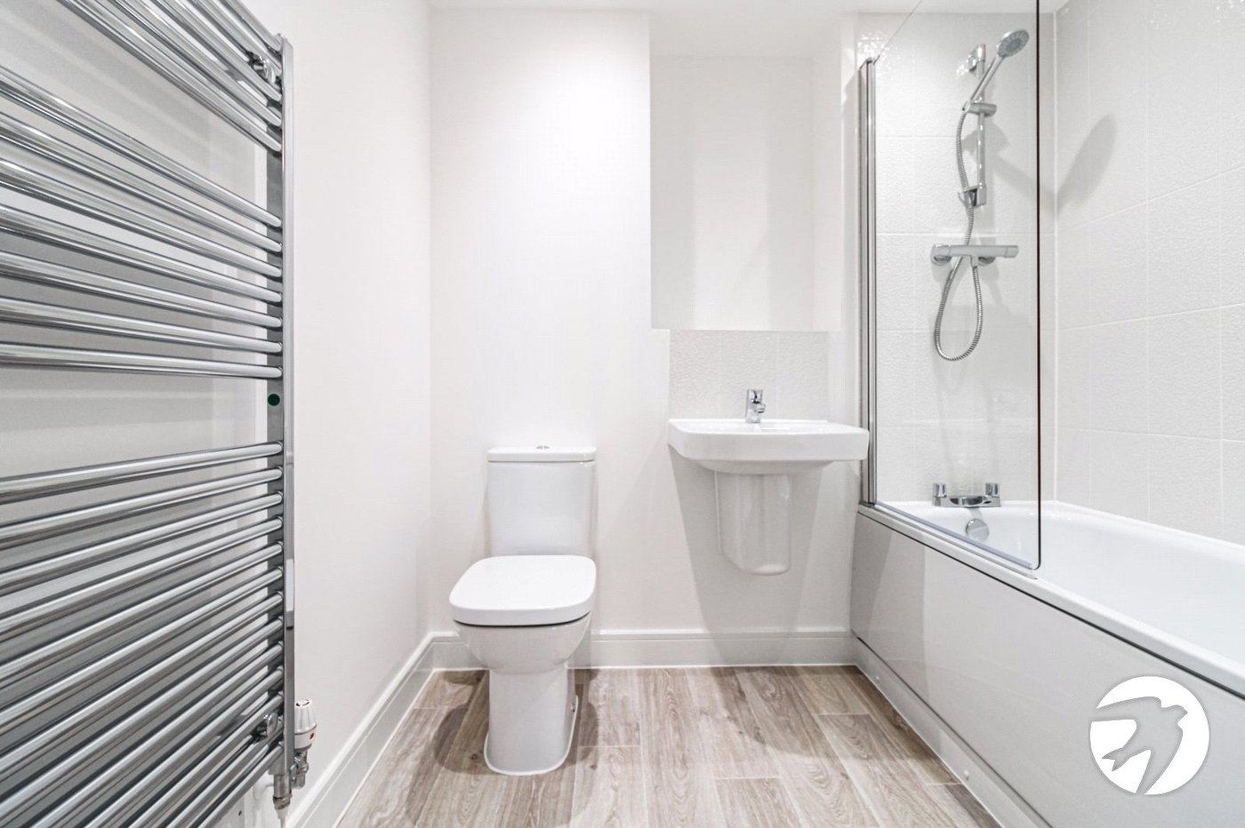 2 bedroom property to rent in Castle Hill Drive | Robinson Michael & Jackson