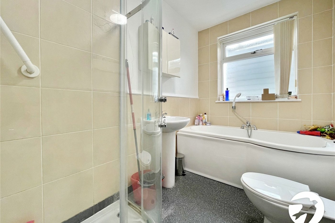 4 bedroom bungalow to rent in Bexleyheath | Robinson Jackson